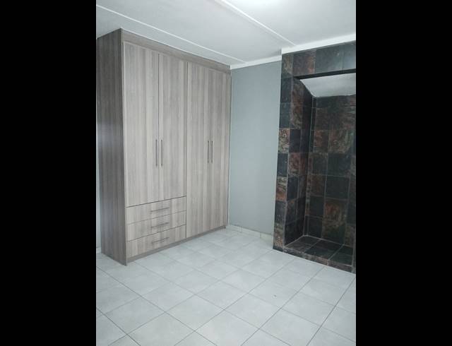 4 BEDROOM HOUSE FOR SALE IN VANDERBIJLPARK CE 2